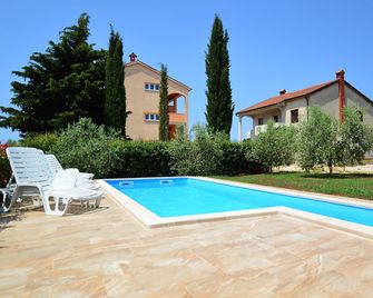 Holiday Home Marko Funtana - Funtana - Pool
