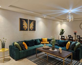 3 Bedroom Luxury Apartment with Premium Amenities for Larger Families - Casablanca - Lounge