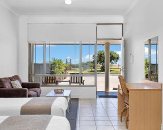 Coast Motel & Apartments - Port Noarlunga South - Living room