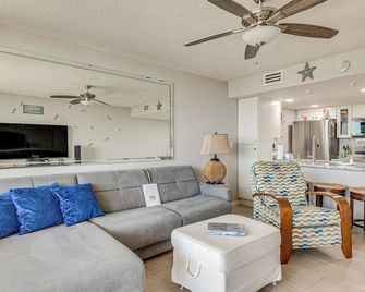Pool Access: Beachfront Condo in Cape Canaveral! - Cape Canaveral - Living room