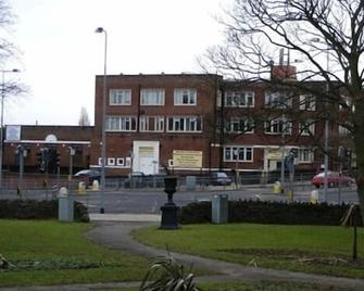 The Bridge Hotel - Scunthorpe - Building