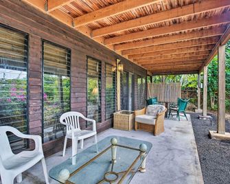 Walk to Turtle Beach from Kailua-Kona Apt! - Kailua-Kona - Patio