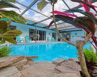 5 Bed 3 Bath Waterfront Pool! Great for families! - Hernando Beach - Pool
