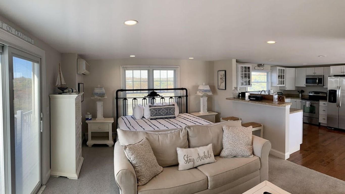 Ocean Cottage for 2 (maybe 4