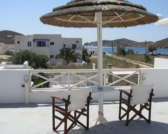 Hotel Helena - Ios - מרפסת