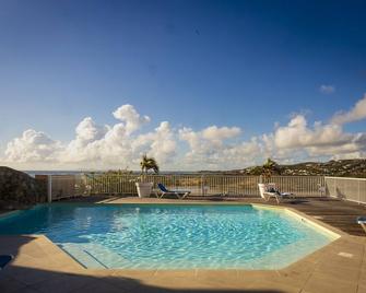 Studio magnifique vue sur mer - Marigot - Piscine