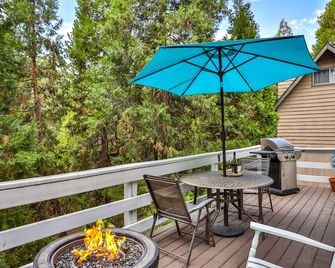 charming chalet with 3 bedrooms and WiFi, AC in delightful Lake Arrowhead - Lake Arrowhead - Balcon