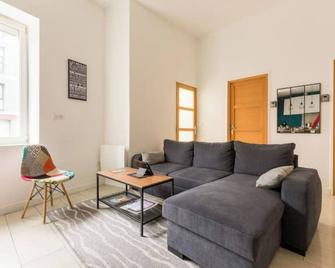 Groupes-Coliving-Loosleslille-7 Chambres-5 Sdb - Loos - Salon