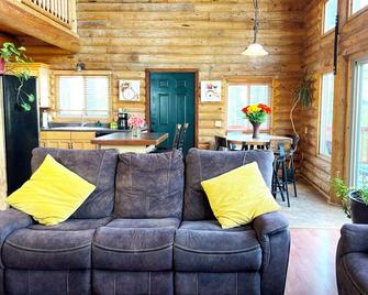 Log Cabin with a view in enchanting Simi Valley - Simi Valley