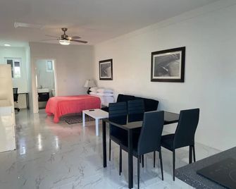 The Sunset Stay - Nasáu