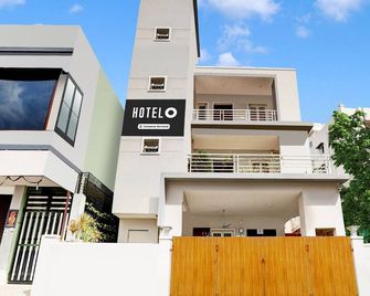 OYO Hotel O Ashok Nagar Near Jntu College - Kakinada - Gebouw