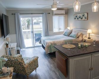 A Room With a View-1 BR Efficiency Condo Close to Everything. - Edisto Island - Bedroom