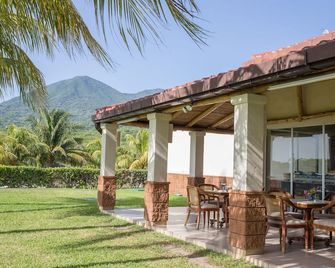 Comfort Inn Real La Union - La Unión - Patio