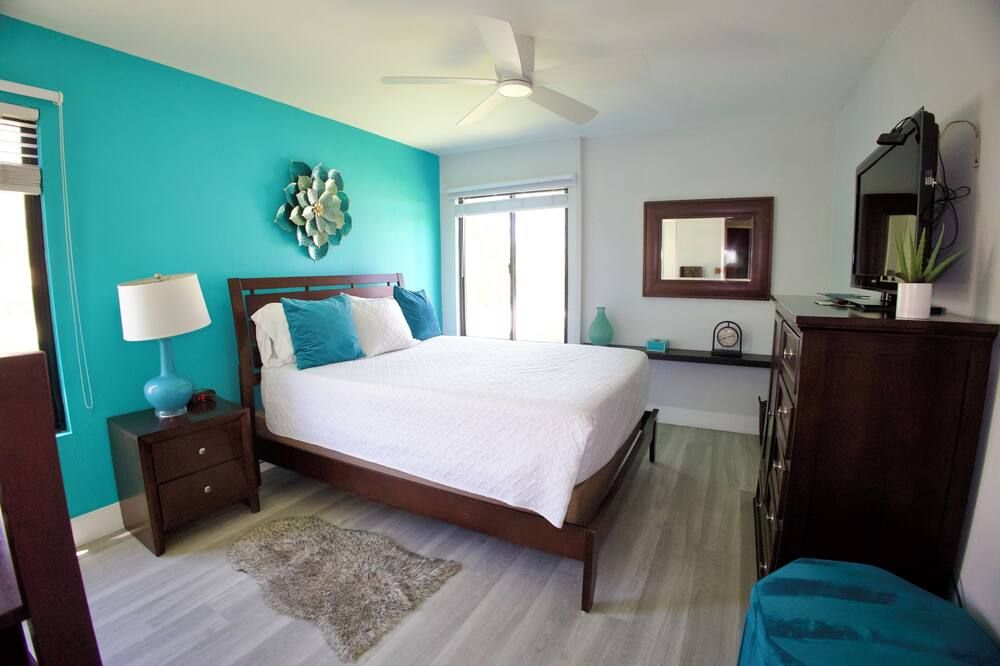 Vibrant Getaway Condo 1 mile from Downtown Palm Springs - פאלם ספירנגס - חדר שינה