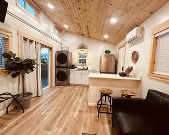 Artistic Modern Studio with Mingus Mountain Views - Prescott Valley