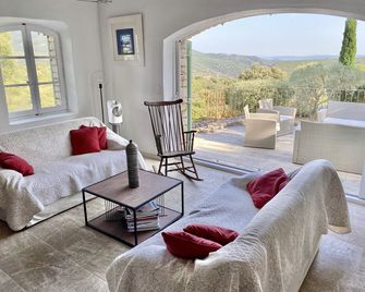 Stone farmhouse with exceptional view of the Grand Luberon 4 tourist office - Bonnieux - Wohnzimmer