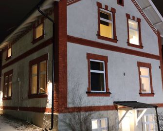 Vandrarhem 11 Rum & Kök - Sandviken - Gebouw