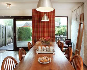 Farmhouse home in Eede - Eede - Dining room