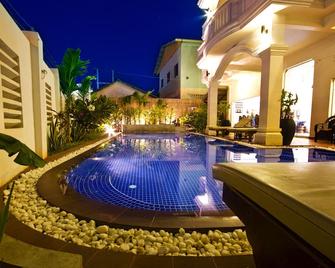 King Boutique Hotel - סיאם ריפ - בריכה