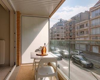 Huswell - Apartment for 4 near the coast and central Knokke - Knokke Heist - Balcony