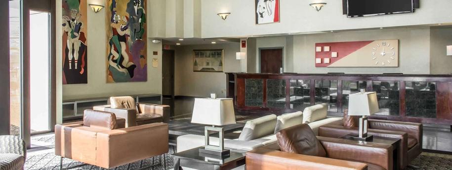 Clarion Hotel & Conference Center - Ronkonkoma - Lounge