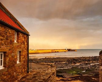 Old Surgery, Tastefully Decorated, Spotless And Comfortable - Anstruther - Pláž