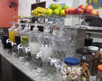 Oasis Chartouni Hotel - בלומנאו - בופה