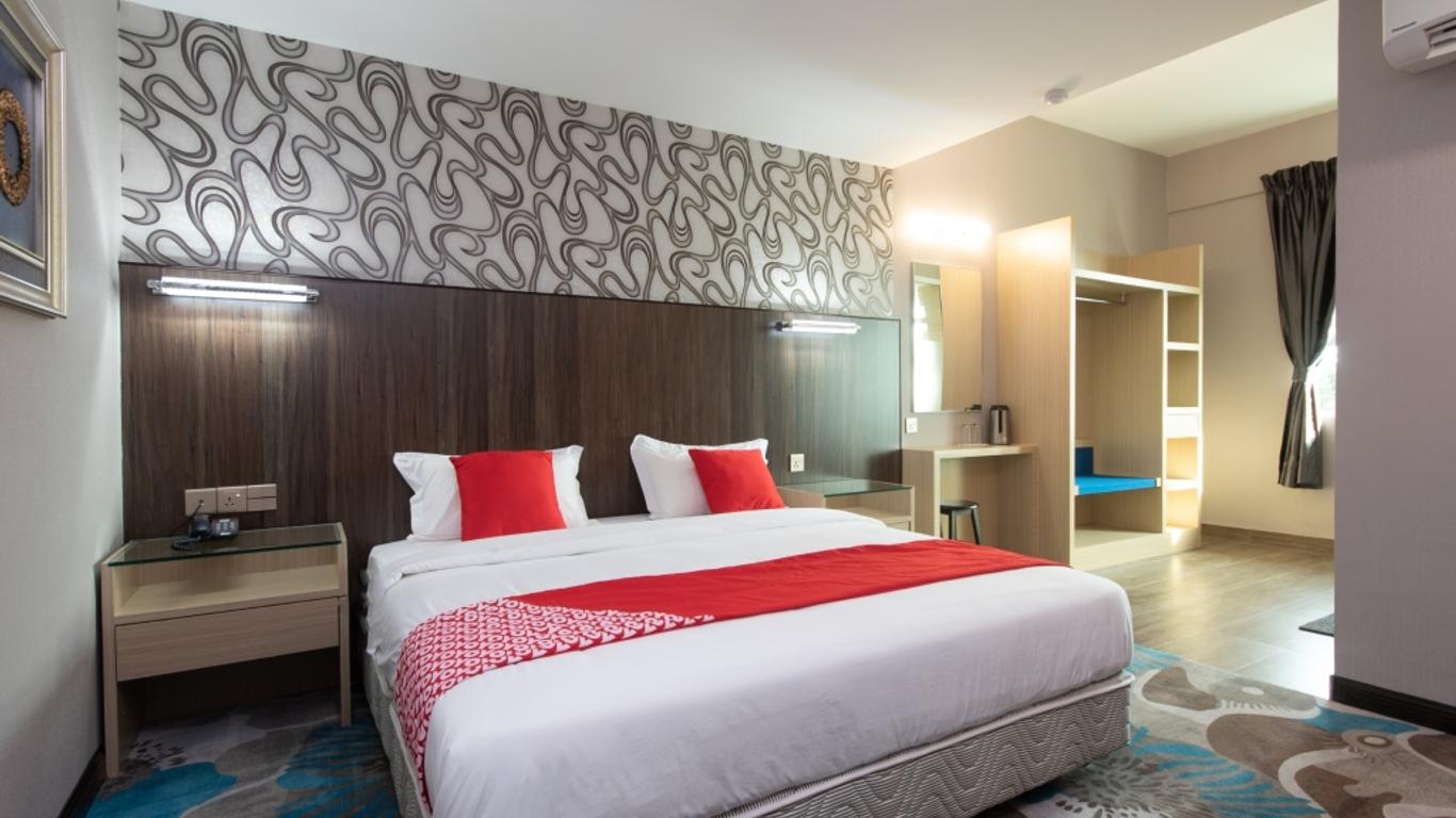 OYO 89375 Regent Hotel