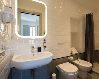 Intervallo Boutique Hotel - Ragusa - Bathroom