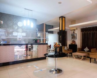 RedDoorz Plus at Grand Populer Hotel Makassar - Makassar - Lobby