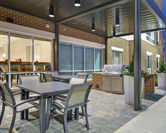 TownePlace Suites by Marriott Jackson Airport/Flowood - Flowood - Патіо