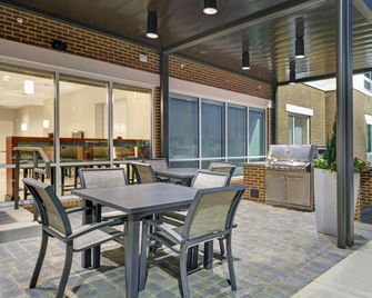 TownePlace Suites by Marriott Jackson Airport/Flowood - Flowood - Innenhof