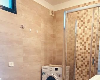 Arona 2-Bed Apt Sleeps 5 with Pool & Parking - Arona