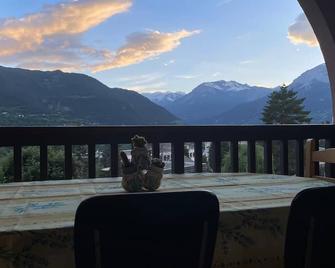 Appartement en centre ville de Guillestre - Guillestre - Balcón