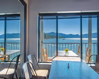 Beach Retreat & Lodge at Tahoe - South Lake Tahoe - Balcón