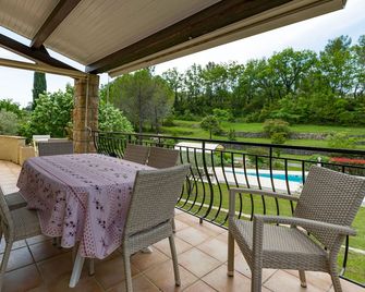 Comfortable Villa - Heated Pool -Calme Park Clôturé--Assured Near Town - Fayence - Balcón