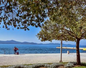 Beautiful villa for 5 guests with A/C, WIFI, TV and terrace - Zadar - Beach