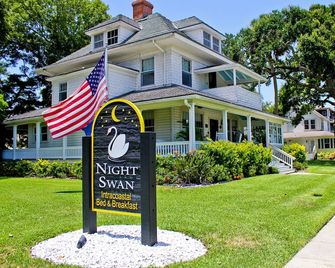 Night Swan Intracoastal B&B - New Smyrna Beach - Bâtiment