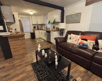 3-bedroom house in welcoming Apopka near to the springs - Apopka - Living room