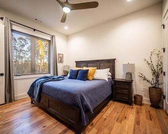 Pedal And Plunge In Bella Vista! Sauna+coldplunge+hottub+pingpong+pooltable - Bella Vista - Habitación