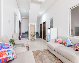 Urbanview Hotel Rimadi Slipi - Yakarta - Lobby