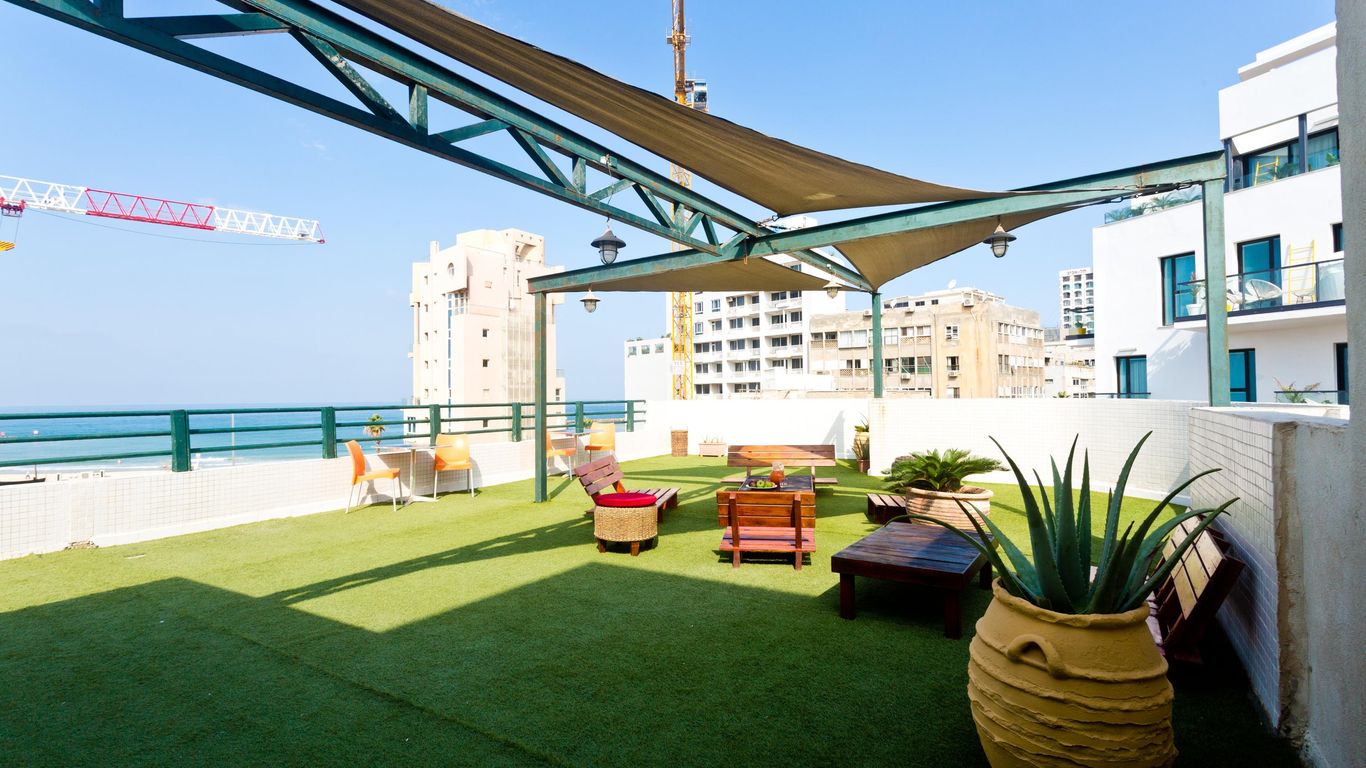 Beach Hotel by Zvieli hotels