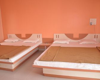 Hotel Ambar - Somnāth - Bedroom