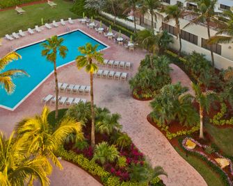Holiday Inn Miami Beach-Oceanfront By IHG - Miami Beach - Building