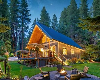 Riverfront Chalet Near Skiing, Lakes, Mtns & Leavenworth - Leavenworth