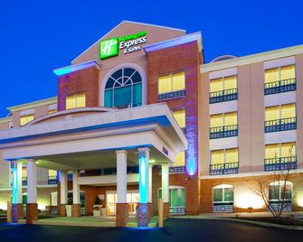 Holiday Inn Express & Suites Woodbridge By IHG - Woodbridge - Budova