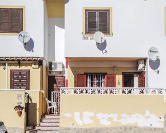 Stunning Apartment In Orihuela Costa - Punta Prima