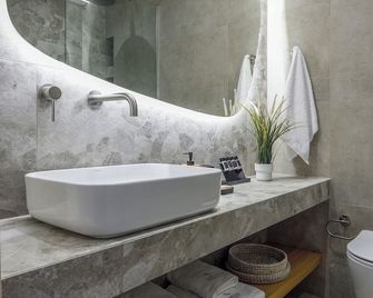 Loena Luxury Suites - Salónica - Baño