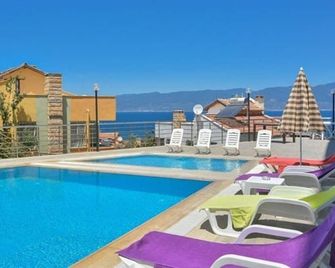 Erpey Ferah Apart Otel - Burhaniye - Piscina