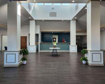 Le Ritz Hotel and Suites - Idaho Falls - Hall
